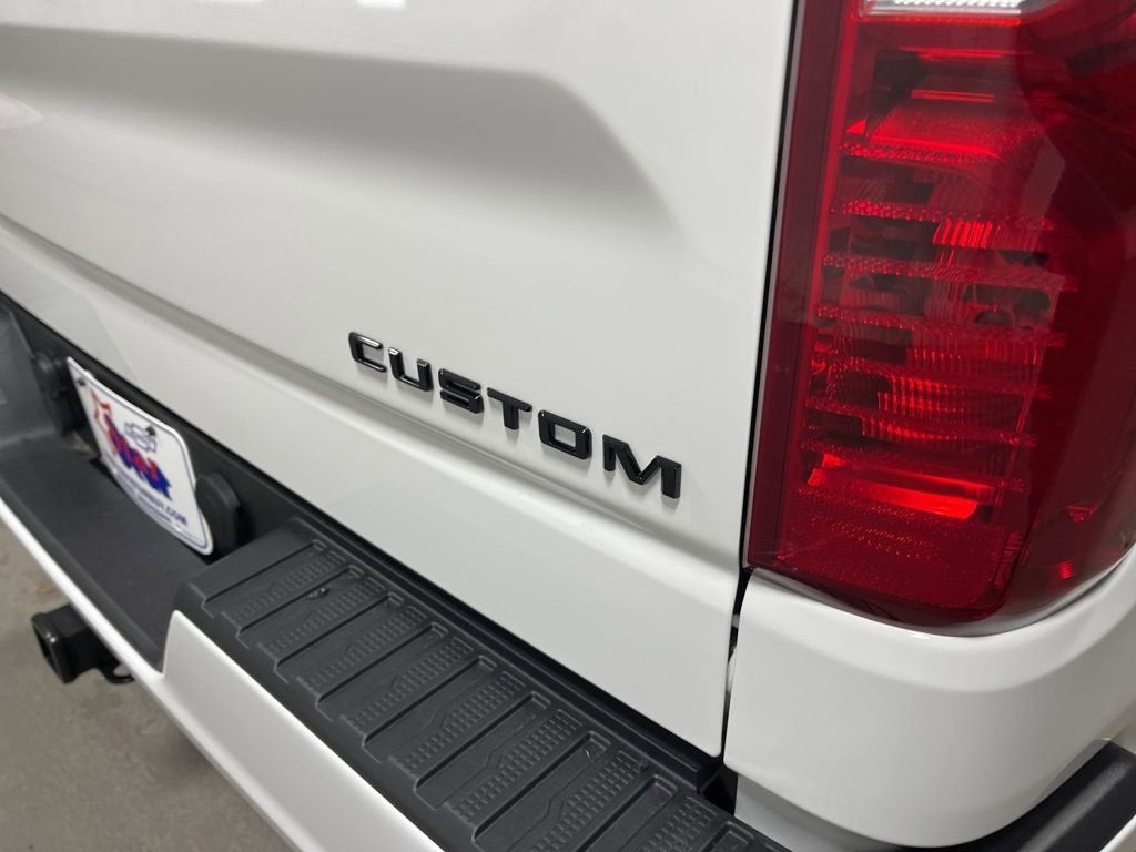 2025 Chevrolet Silverado 1500 Custom