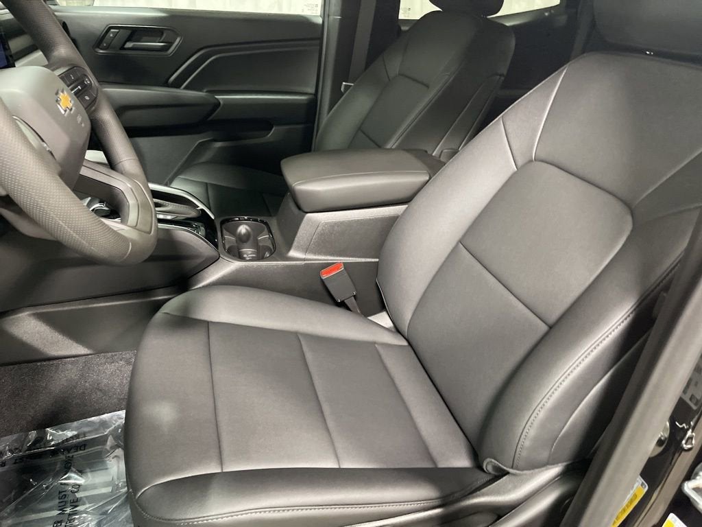 2025 Chevrolet Colorado WT/LT