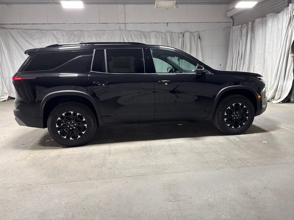 2027 Chevrolet Traverse Z71 - Photo 8