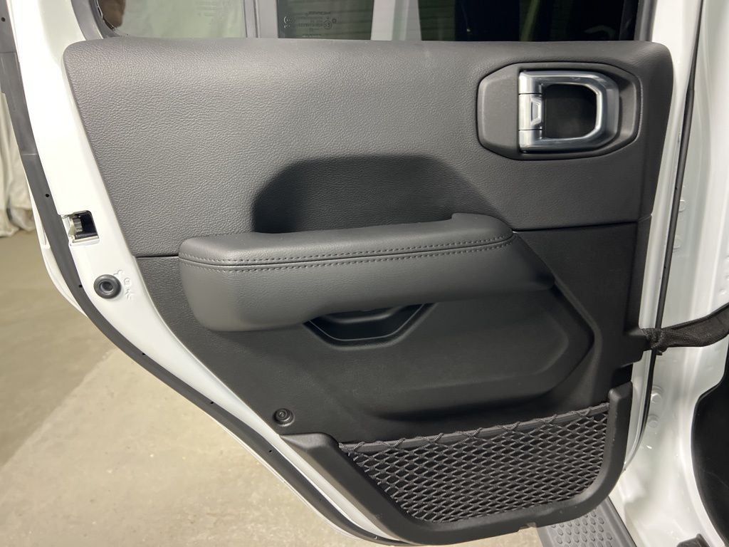 2022 Jeep Wrangler Unlimited Sahara Altitude