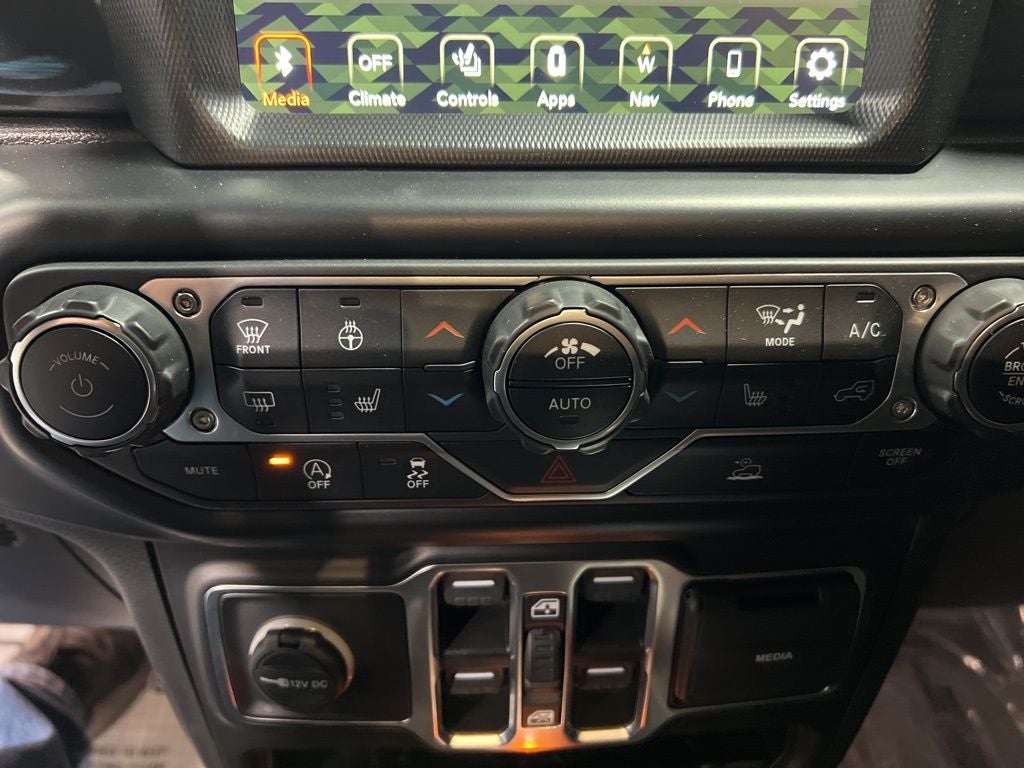 2022 Jeep Wrangler Unlimited Sahara Altitude