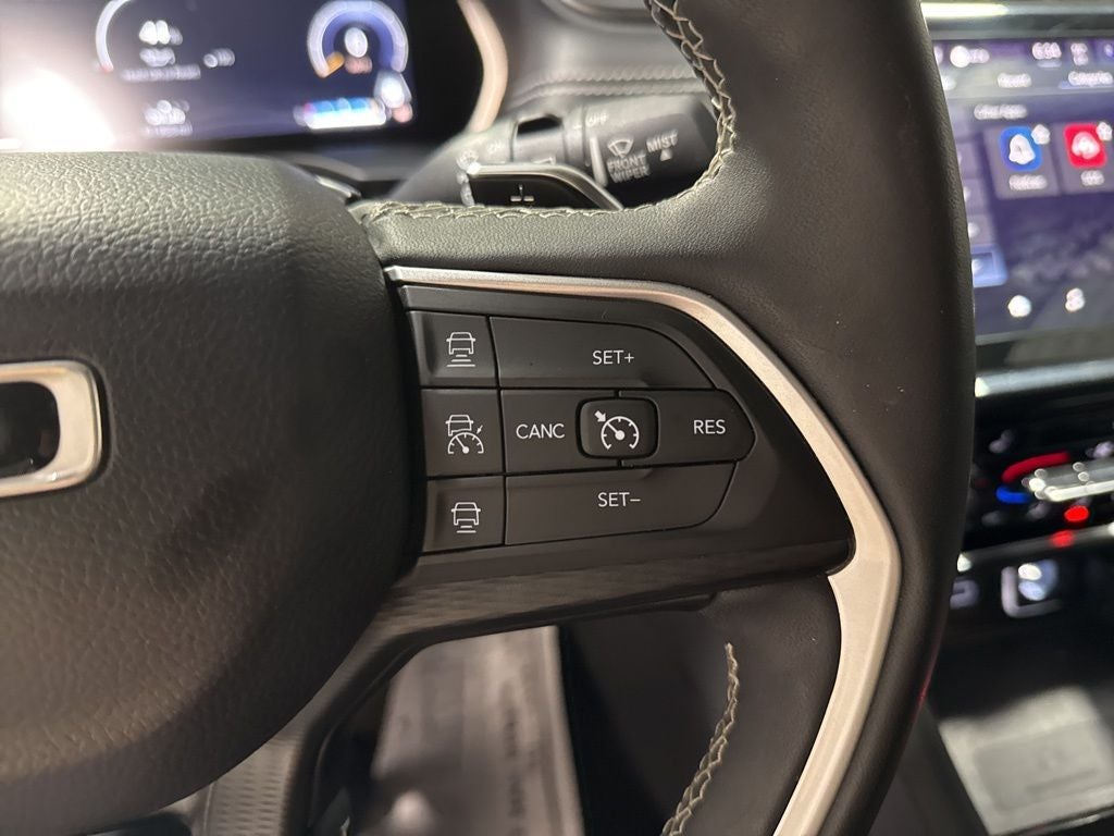 2023 Jeep Grand Cherokee L Laredo