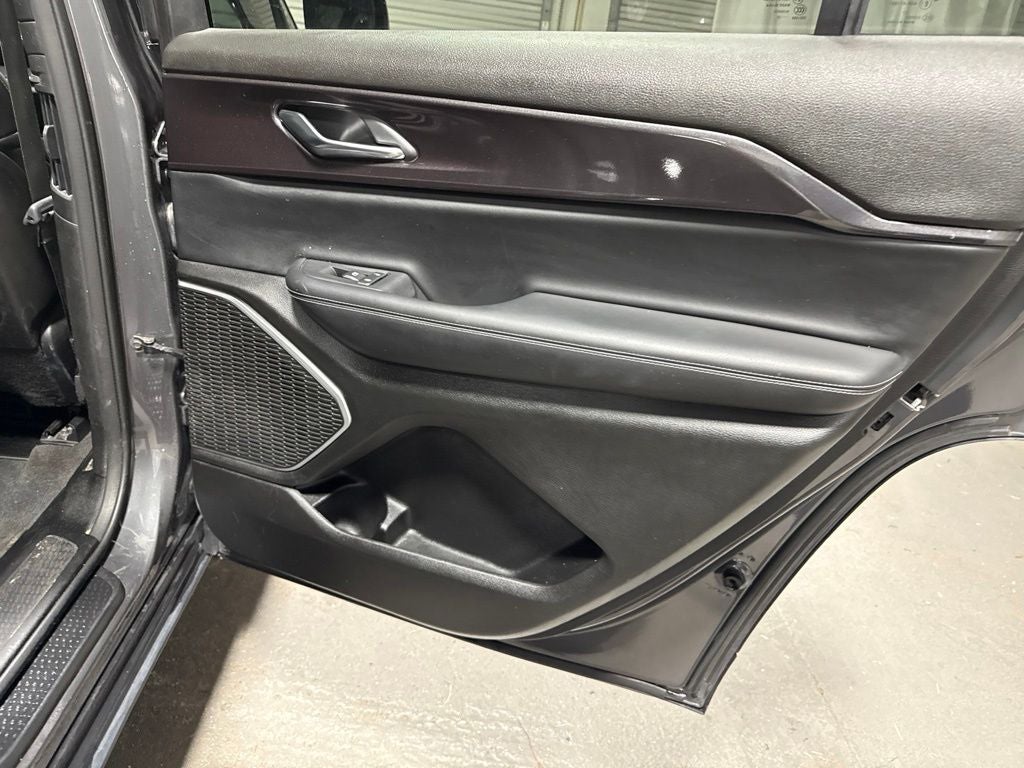 2022 Jeep Grand Cherokee L Altitude
