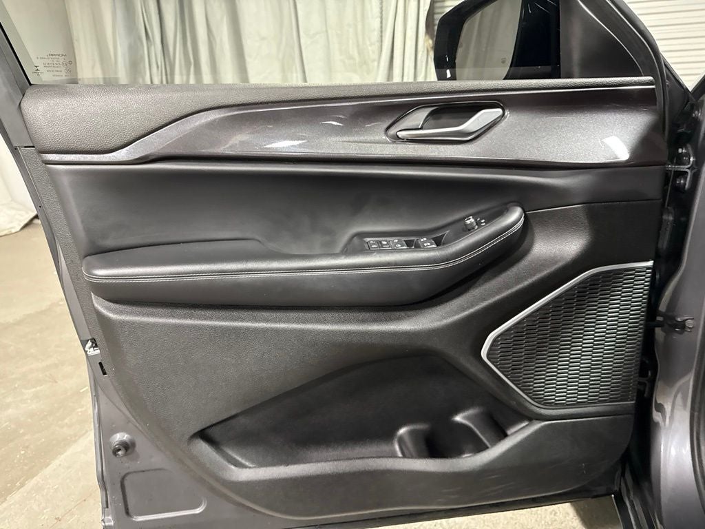 2022 Jeep Grand Cherokee L Altitude