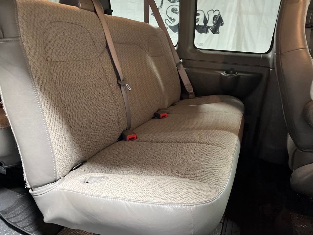 2025 Chevrolet Express 3500 LT 15 Passenger