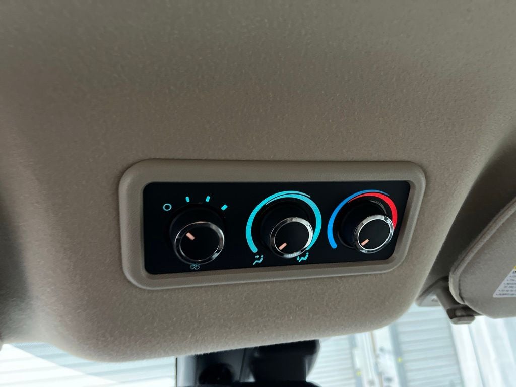 2025 Chevrolet Express 3500 LT 15 Passenger