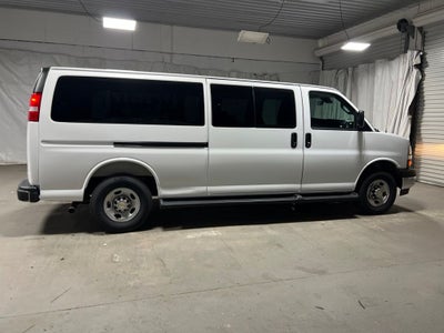 2025 Chevrolet Express 3500 LT 15 Passenger