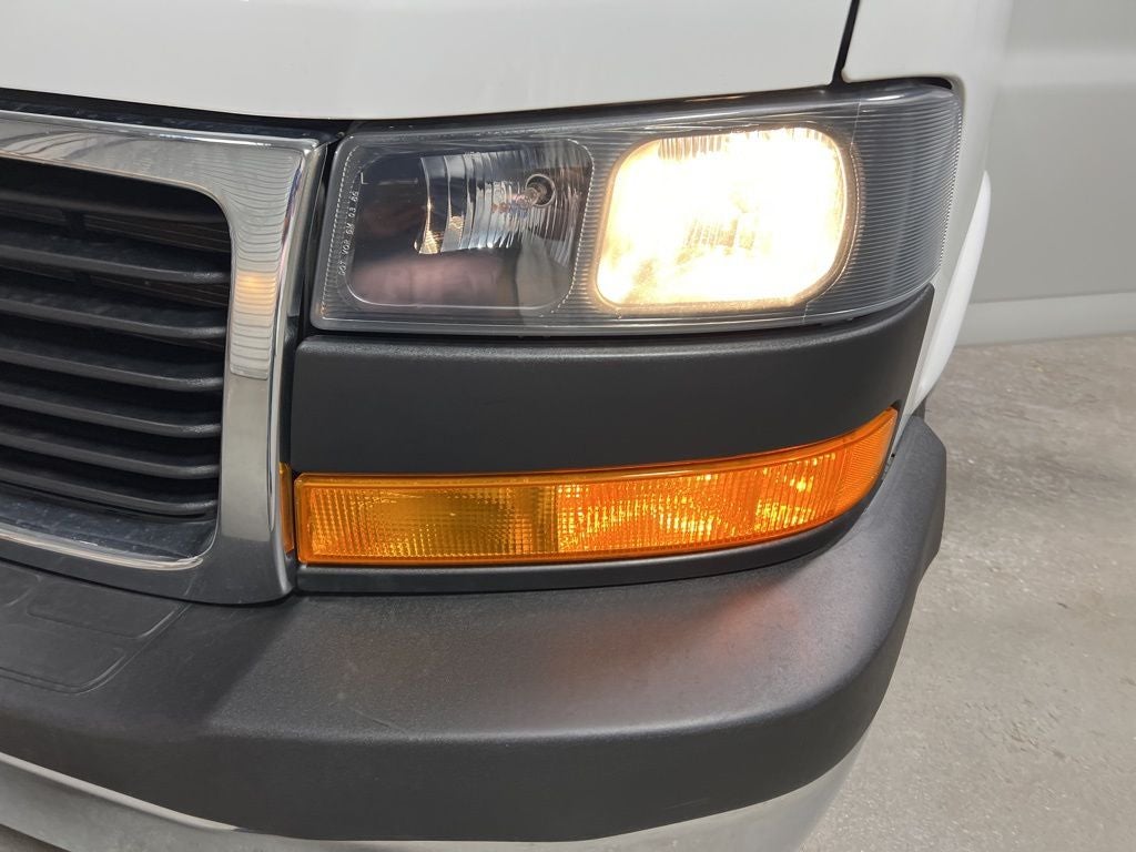 2023 GMC Savana 2500 Work Van