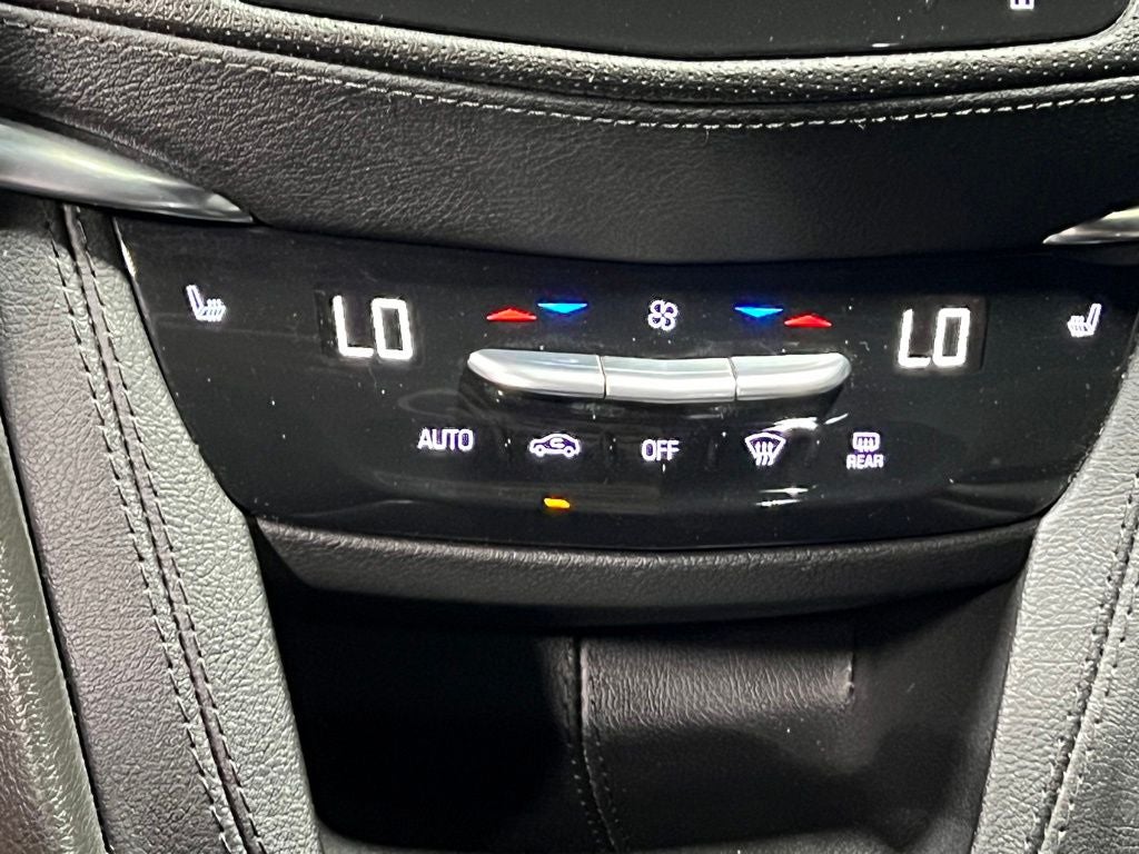 2024 Cadillac XT6 Luxury