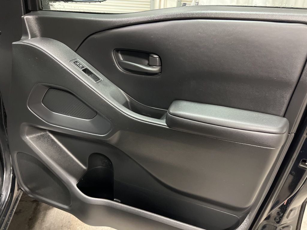 2023 Nissan Frontier S