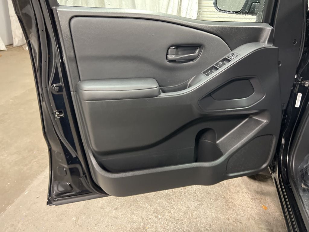 2023 Nissan Frontier S