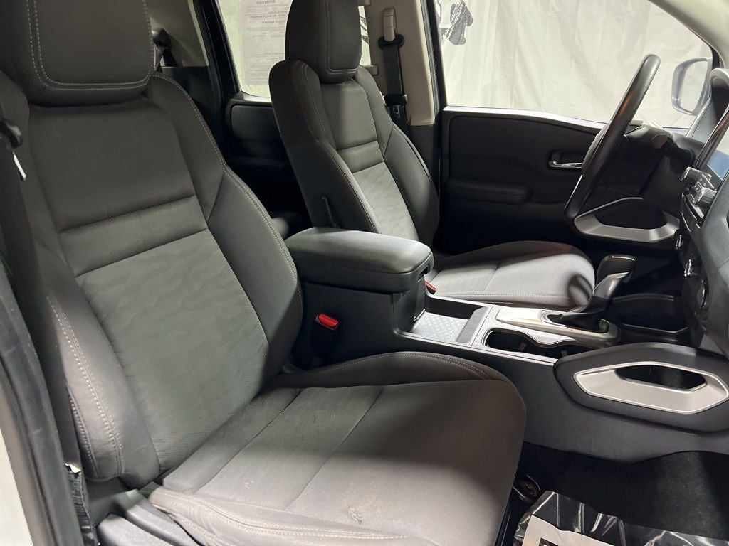 2022 Nissan Frontier SV