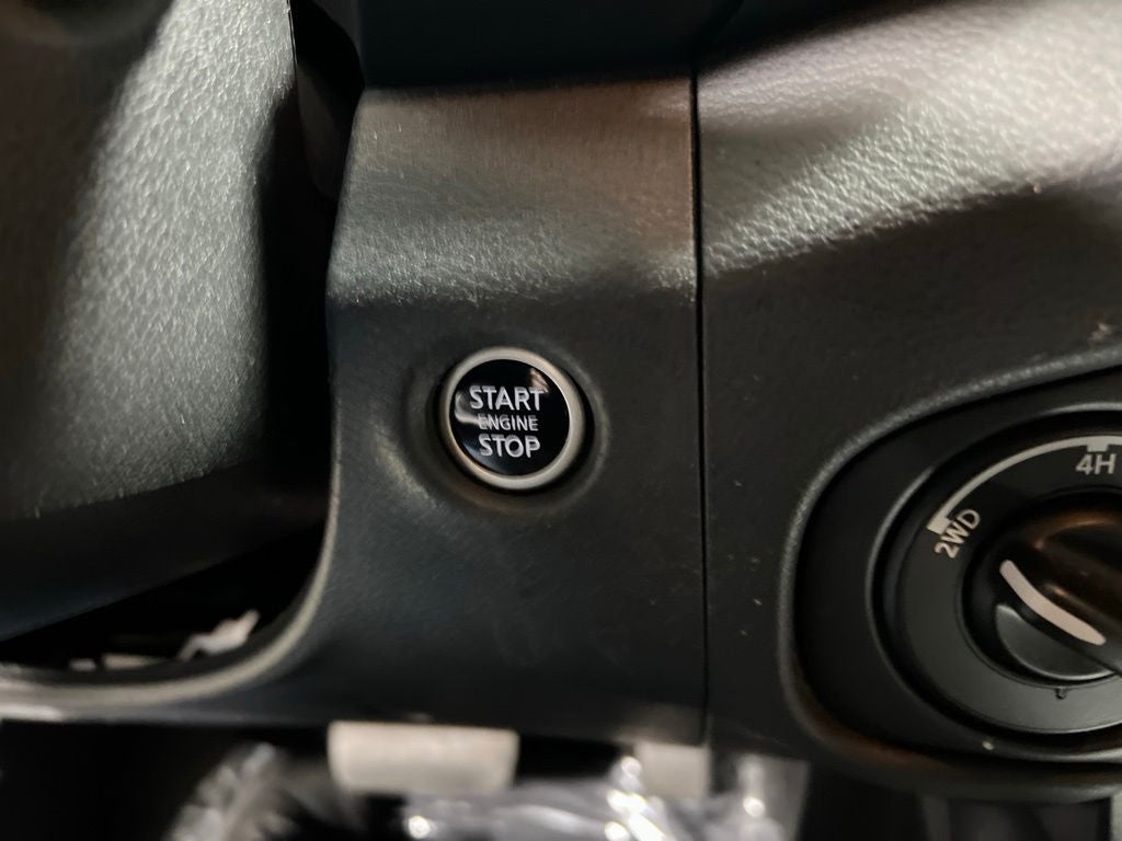 2023 Nissan Frontier SV