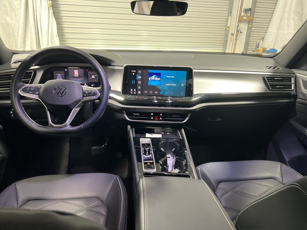 2025 Volkswagen Atlas Cross Sport 2.0T SE w/Technology