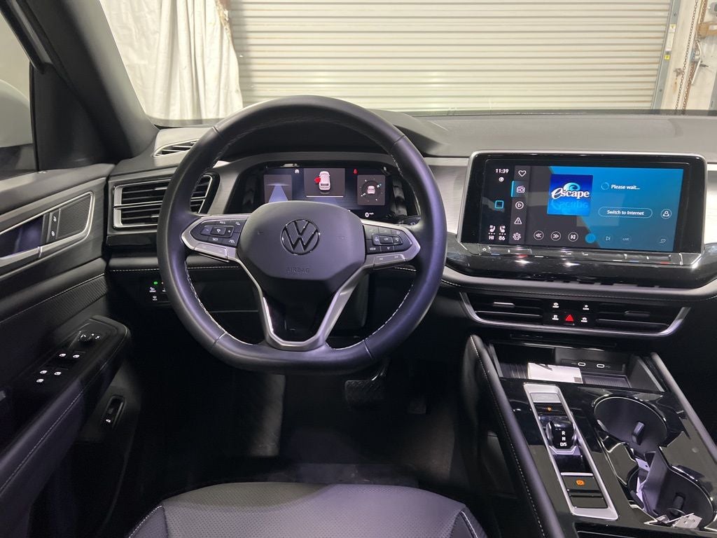 2025 Volkswagen Atlas Cross Sport 2.0T SE w/Technology