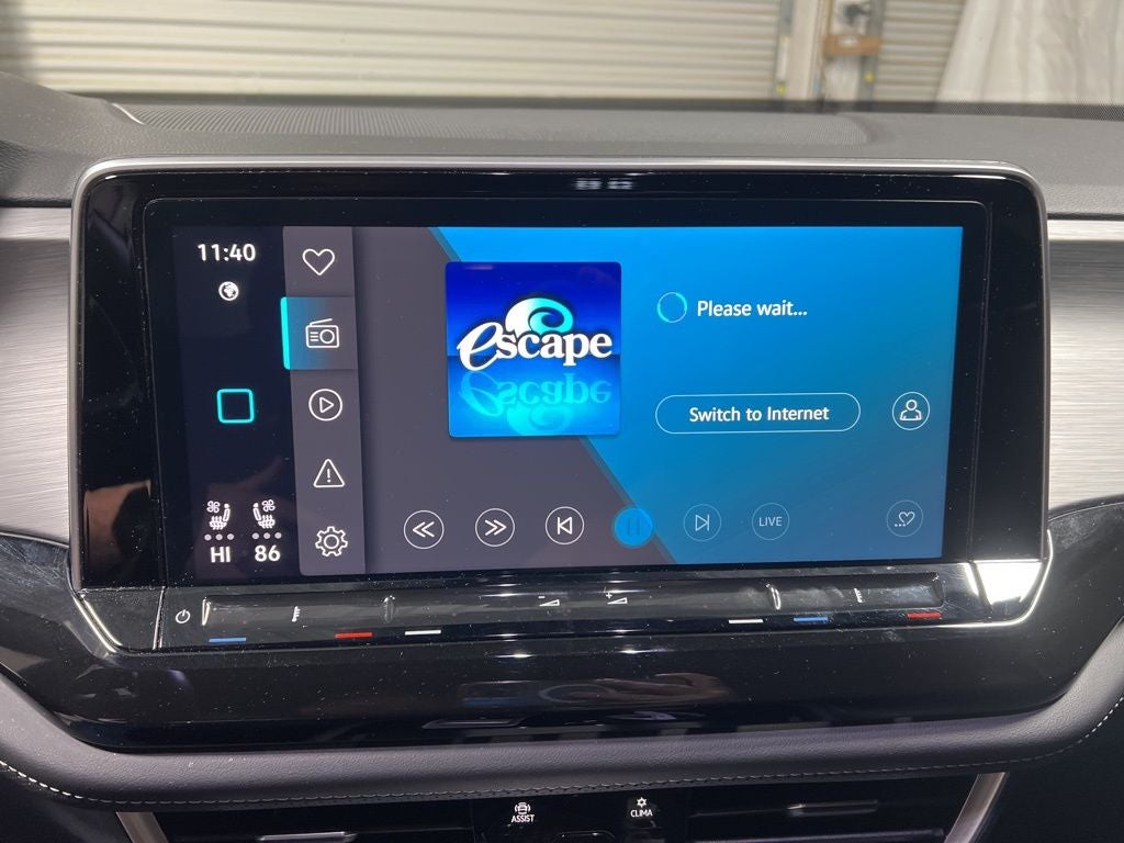 2025 Volkswagen Atlas Cross Sport 2.0T SE w/Technology