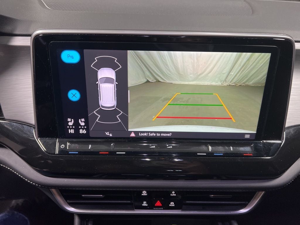 2025 Volkswagen Atlas Cross Sport 2.0T SE w/Technology