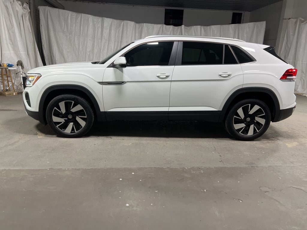 2025 Volkswagen Atlas Cross Sport 2.0T SE w/Technology