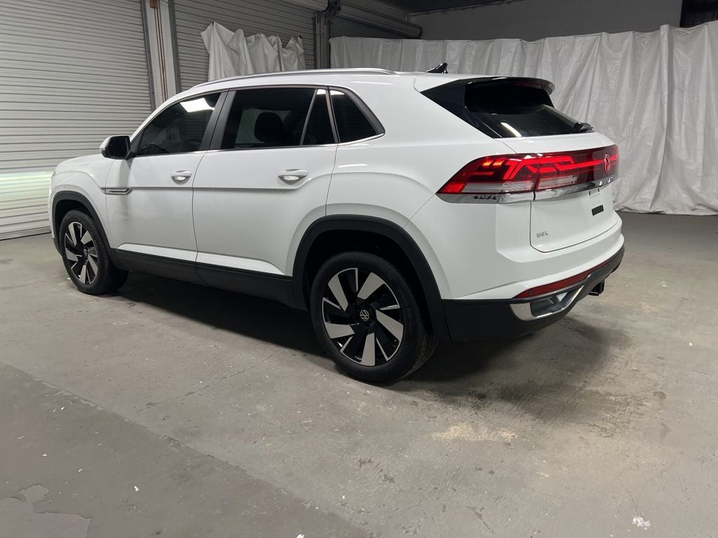 2025 Volkswagen Atlas Cross Sport 2.0T SE w/Technology