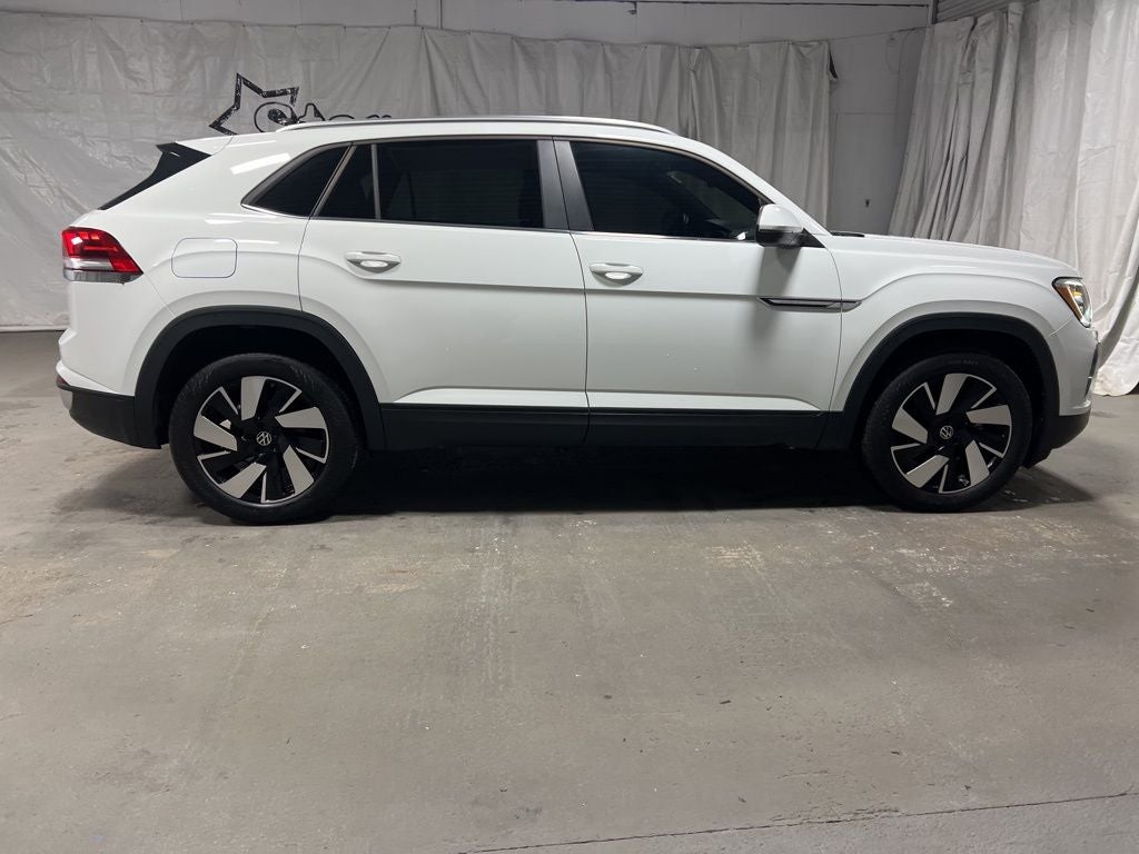 2025 Volkswagen Atlas Cross Sport 2.0T SE w/Technology