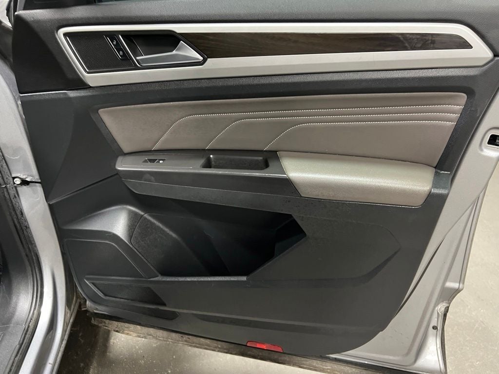 2022 Volkswagen Atlas 2.0T SE w/Technology