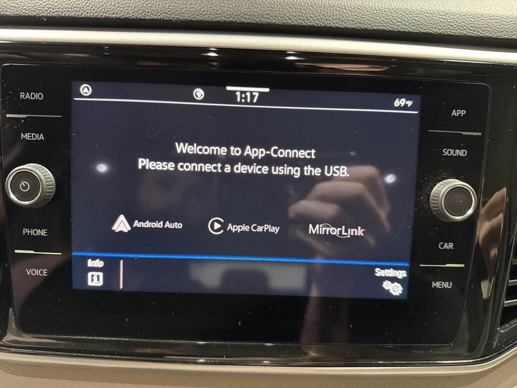2023 Volkswagen Atlas 3.6L V6 SE w/Technology