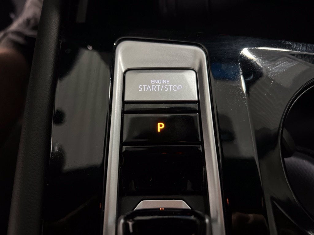 2026 Volkswagen Atlas Cross Sport SE w/Technology