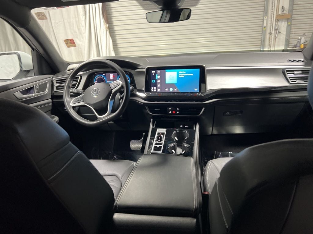 2025 Volkswagen Atlas Cross Sport 2.0T SE w/Technology
