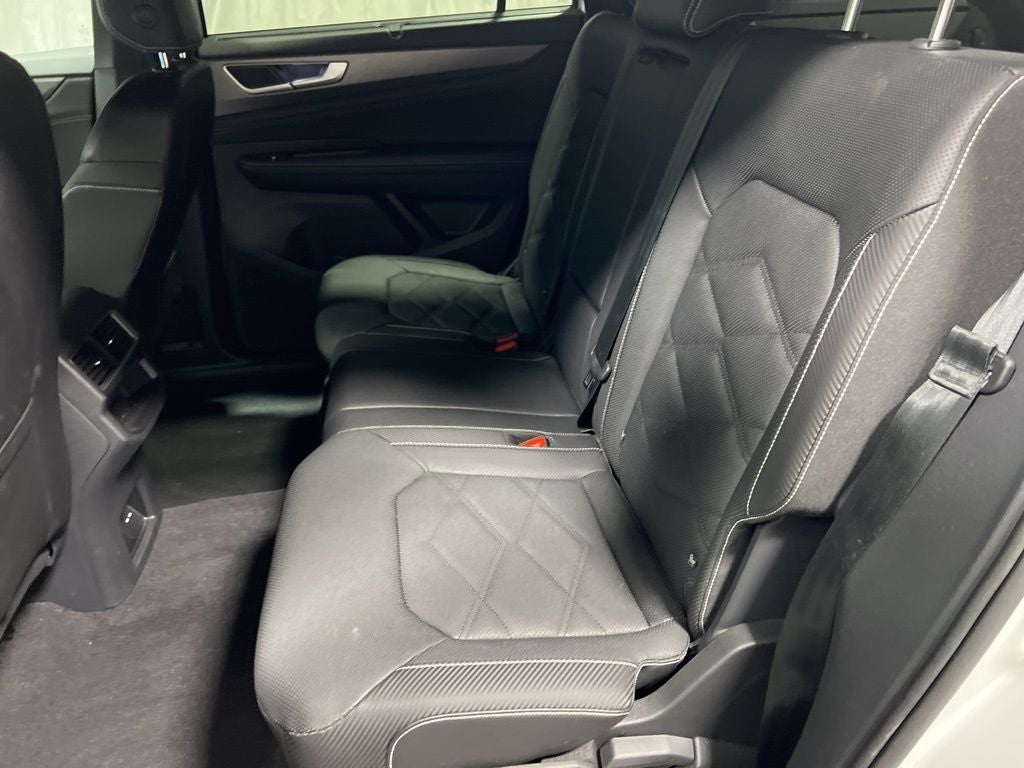 2025 Volkswagen Atlas Cross Sport 2.0T SE w/Technology