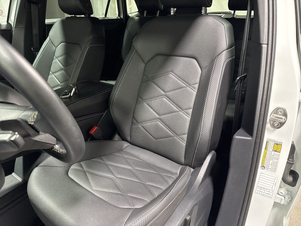 2025 Volkswagen Atlas Cross Sport 2.0T SE w/Technology