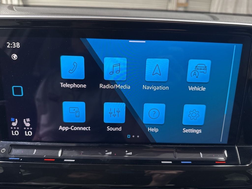 2025 Volkswagen Atlas Cross Sport 2.0T SE w/Technology