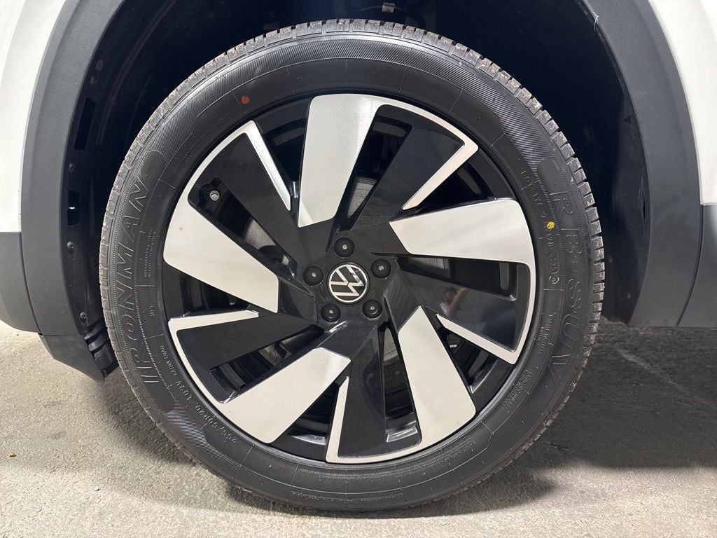 2025 Volkswagen Atlas Cross Sport 2.0T SE w/Technology