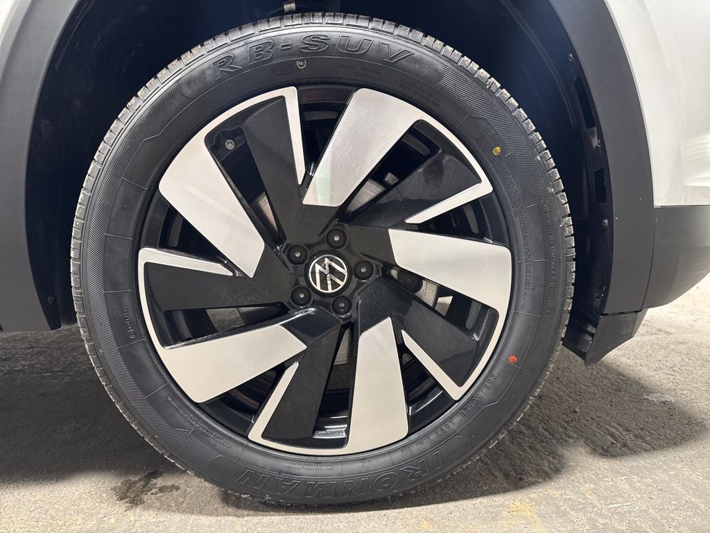 2025 Volkswagen Atlas Cross Sport 2.0T SE w/Technology