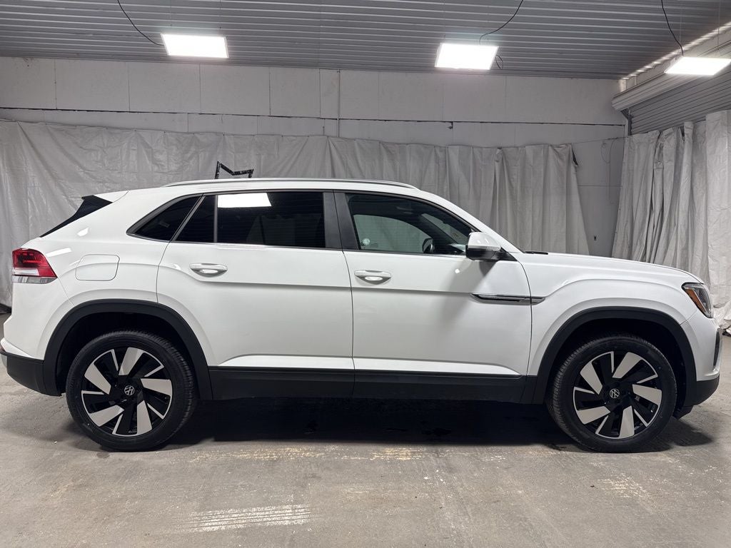 2025 Volkswagen Atlas Cross Sport 2.0T SE w/Technology