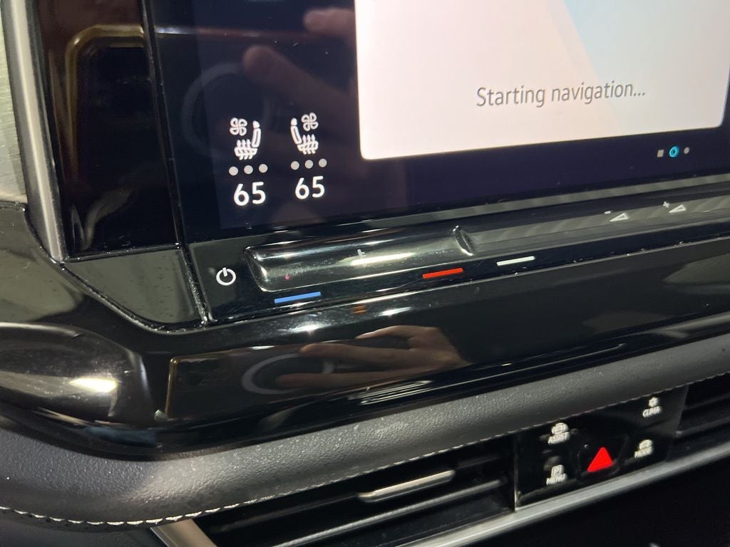 2025 Volkswagen Atlas Cross Sport 2.0T SE w/Technology