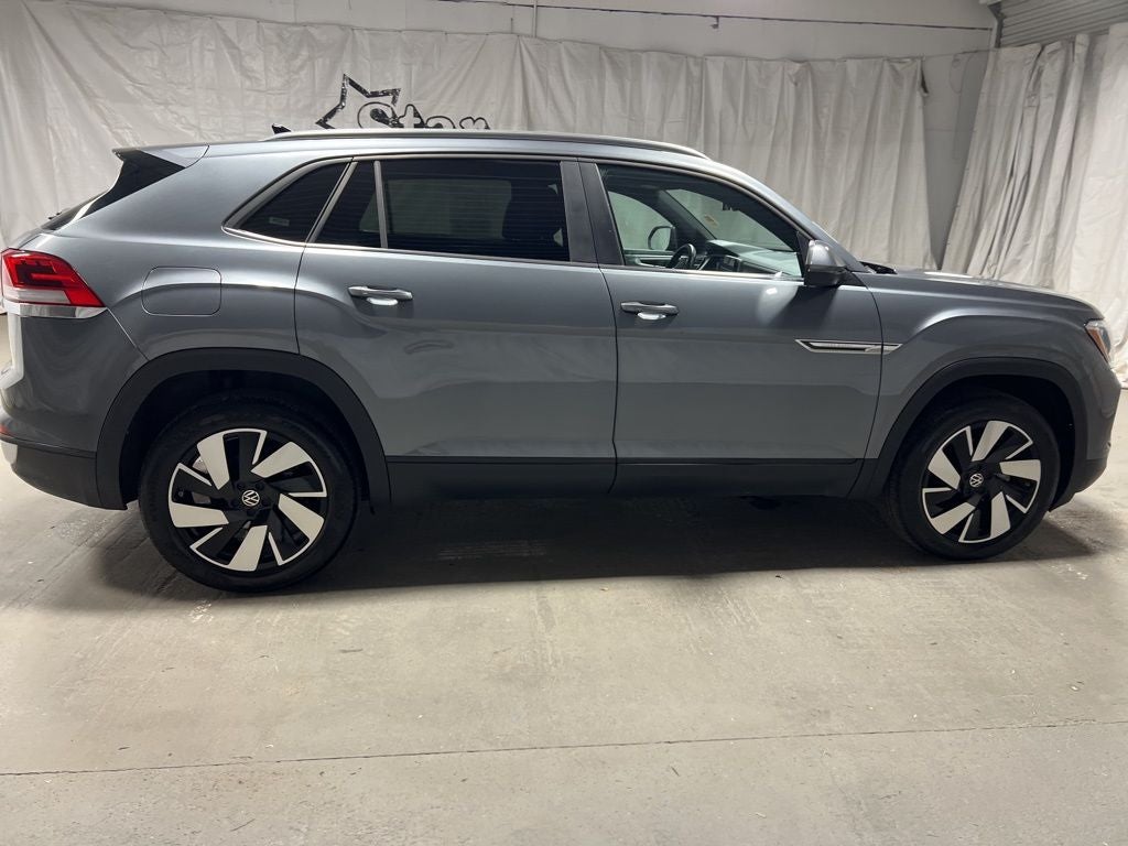 2025 Volkswagen Atlas Cross Sport 2.0T SE w/Technology