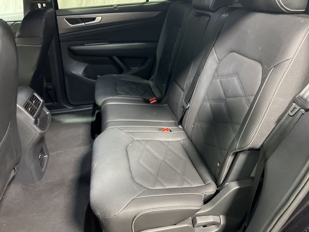 2025 Volkswagen Atlas Cross Sport 2.0T SE w/Technology