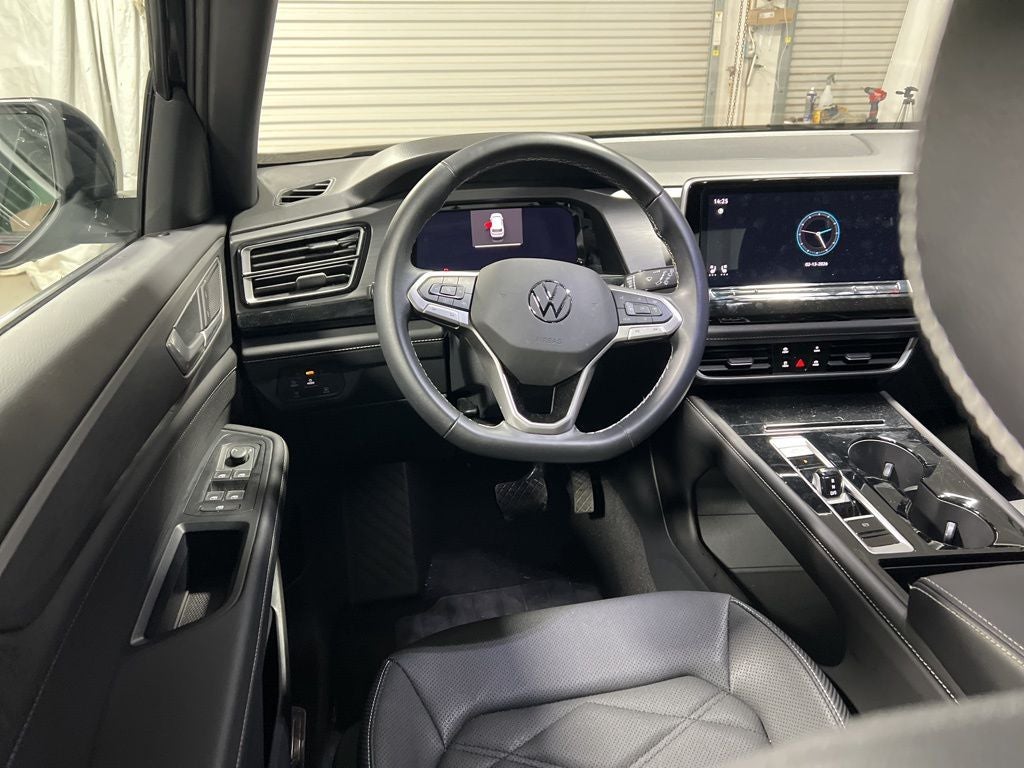 2025 Volkswagen Atlas Cross Sport 2.0T SE w/Technology