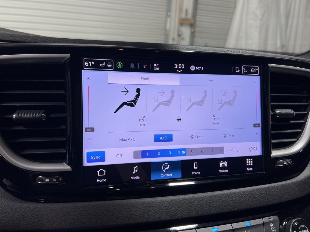 2025 Chrysler Pacifica Select