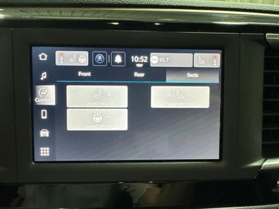 2022 Chrysler Voyager LX