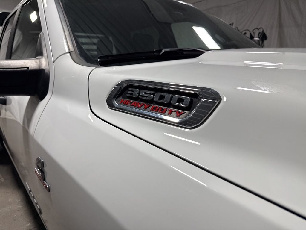 2024 RAM 3500 SLT
