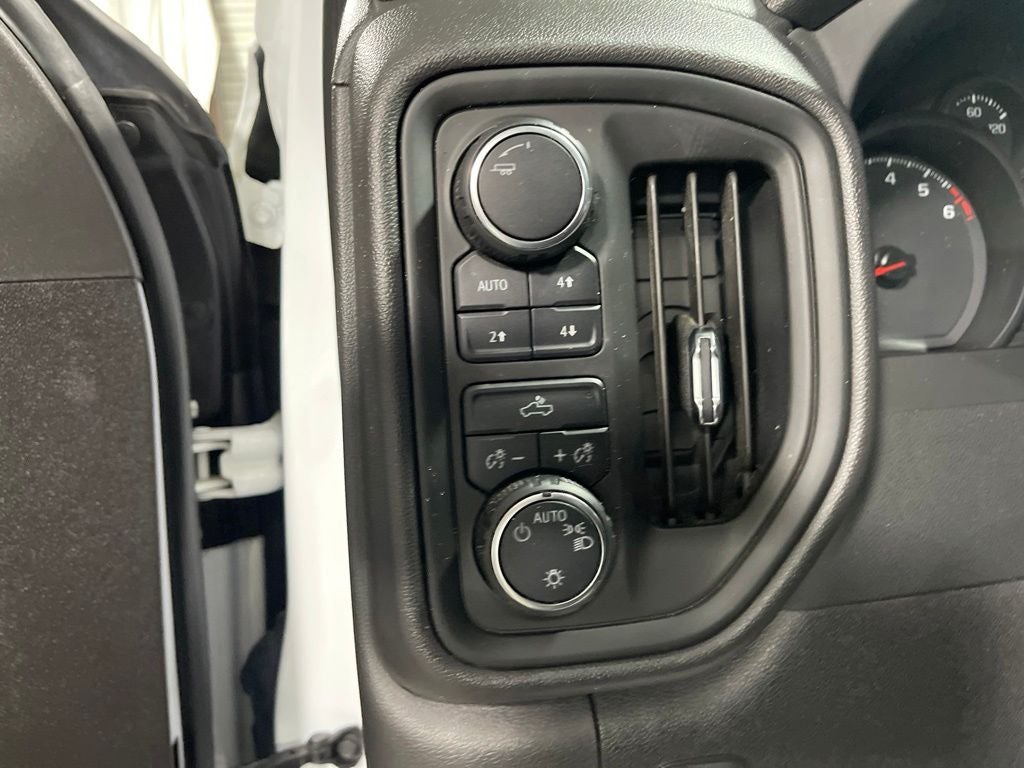 2023 Chevrolet Silverado 1500 Custom Trail Boss