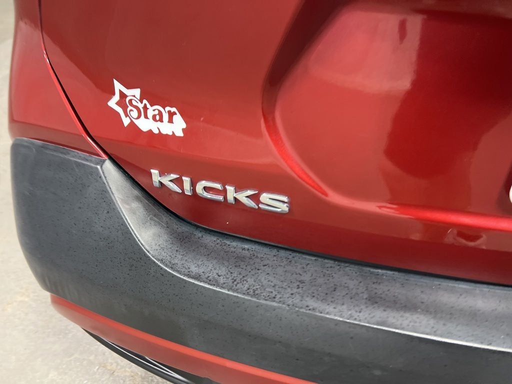 2019 Nissan Kicks SR