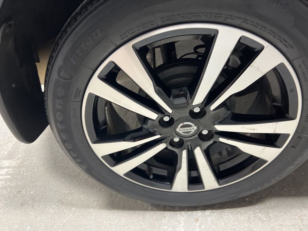 2019 Nissan Kicks SR