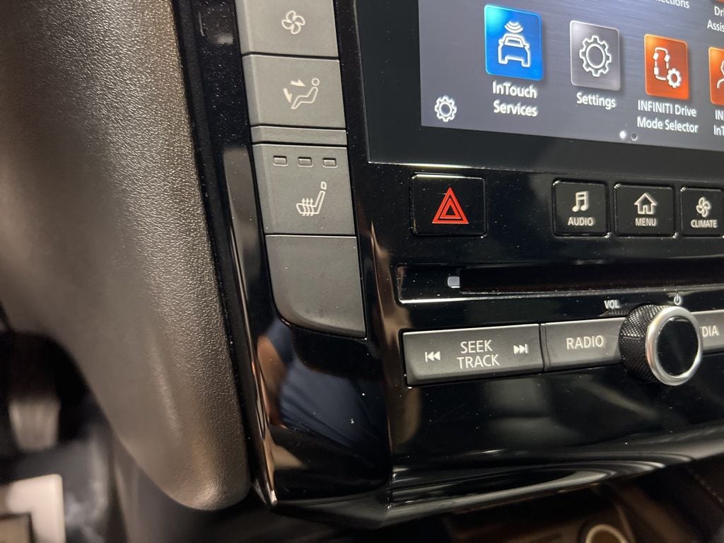 2024 INFINITI QX50 LUXE