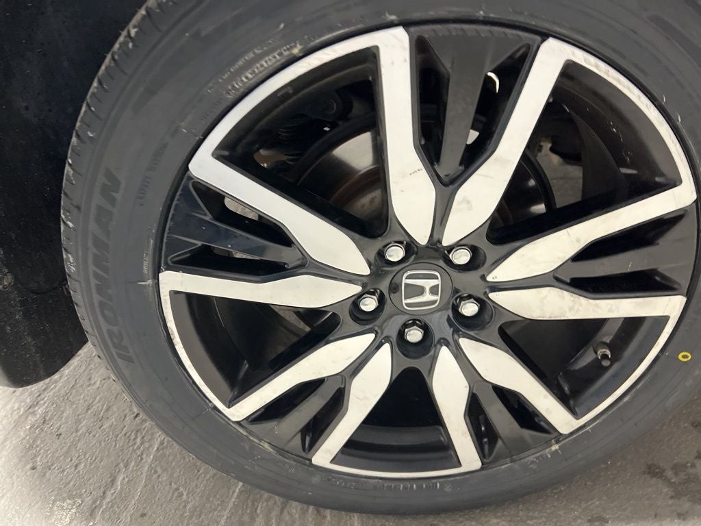 2022 Honda Pilot Touring 7 Passenger