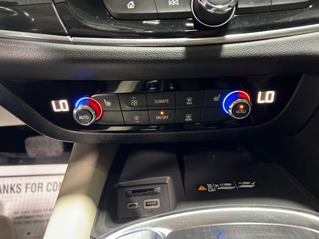 2023 Buick Enclave Essence