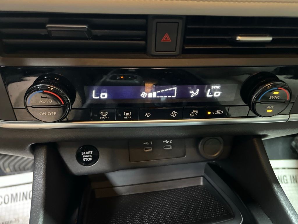 2025 Nissan Rogue SV