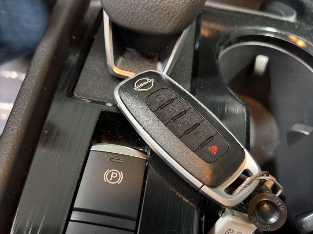 2025 Nissan Rogue SV