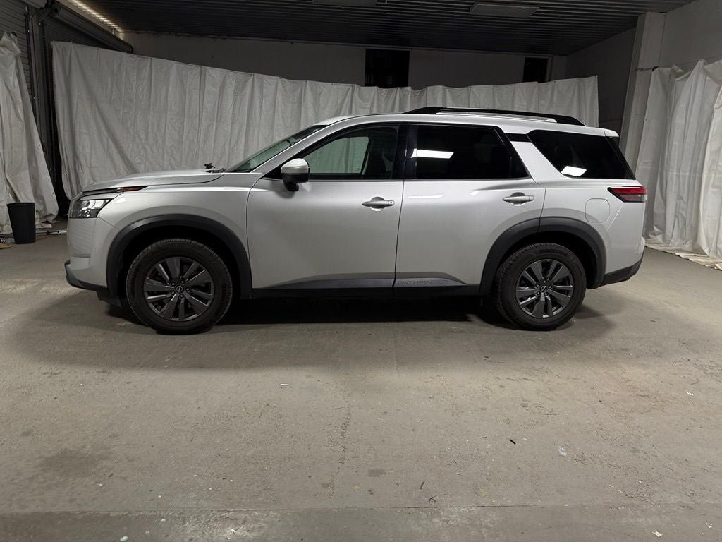 2024 Nissan Pathfinder SV
